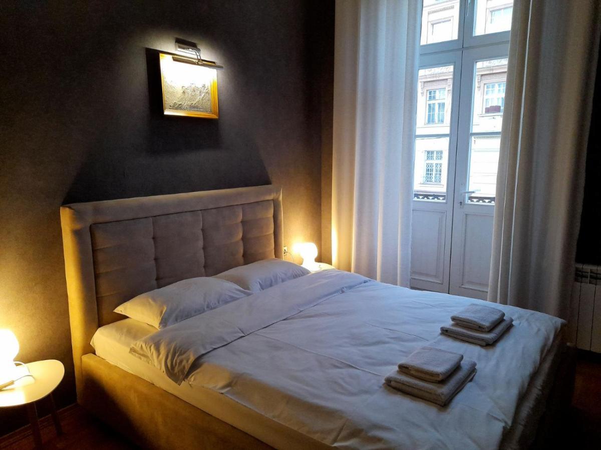 On Pekarska Str.26 *